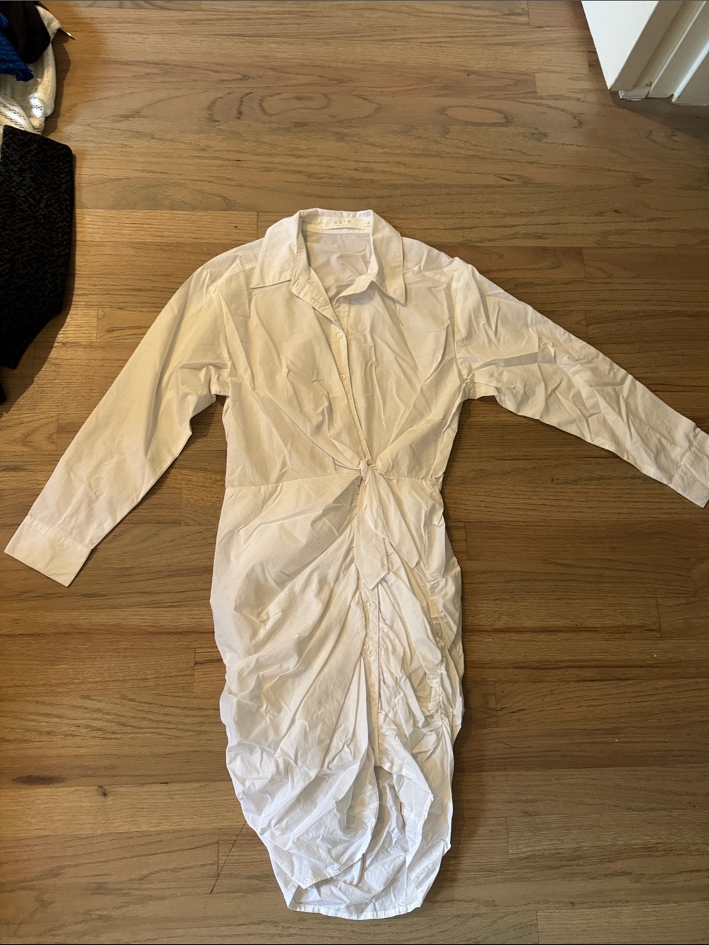 Astr White Long-Sleeve Ruched Shirt Dress